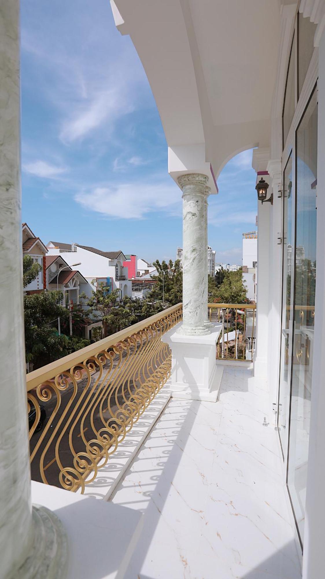 Minh Hoang Hotel - Phan Thiet Ấp Bình Hưng Kültér fotó